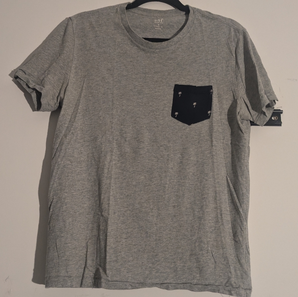 Gap shirt